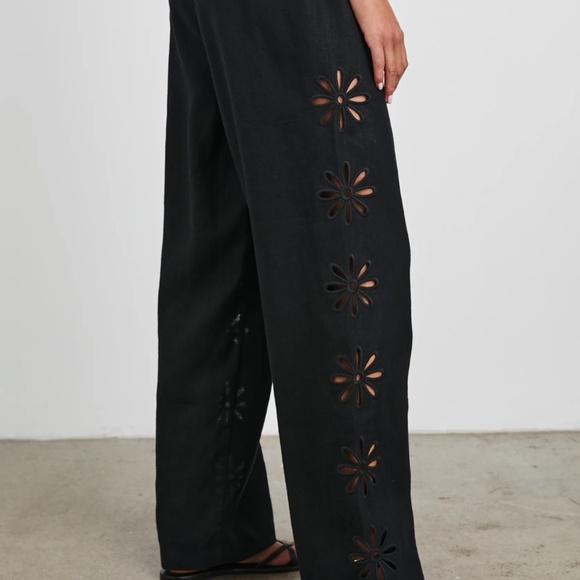 Rails Linen Eyelet Set - Emmie Pant and Pari Top - Size Large - Picture 2 of 9